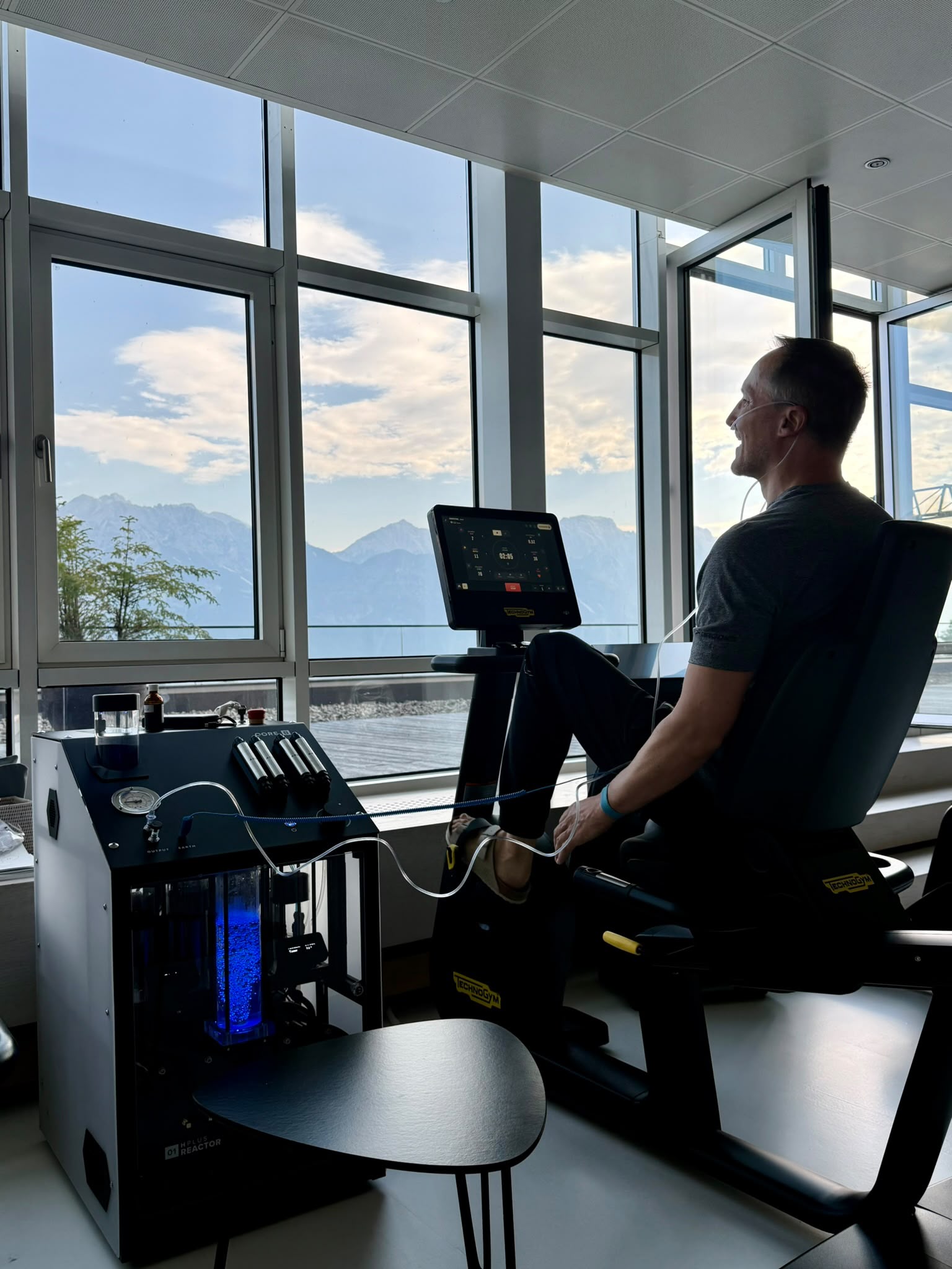 Dr. Holger Wirtl bei einem medizinischen Fitness- und Stoffwechsel-Check